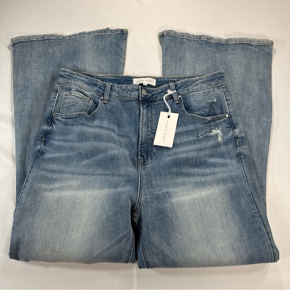 NWT Risen Womens Plus Size High Rise Flare Leg Slit Hem Sz 3XL Distressed - Picture 8 of 9